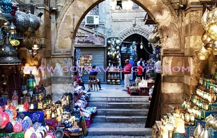 Walking guided Cairo tour at old historical Gates and Muiz Street