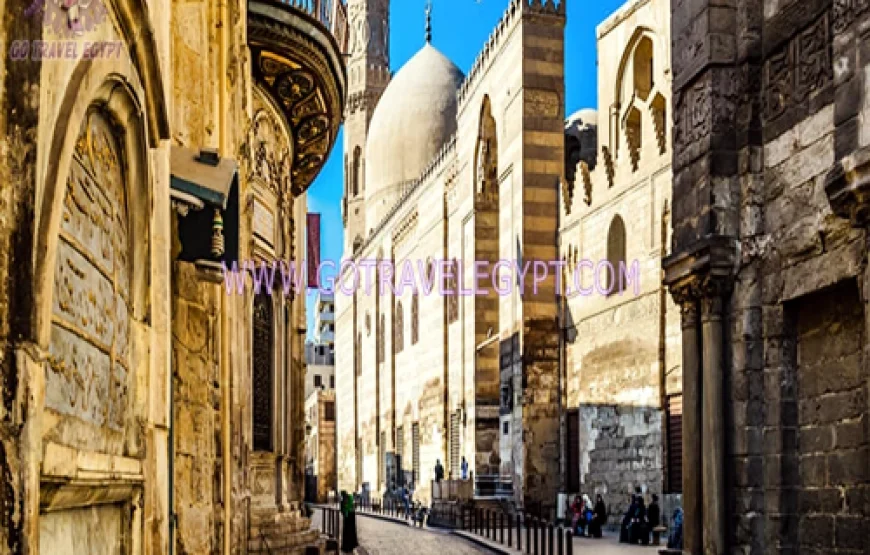 Walking guided Cairo tour at old historical Gates and Muiz Street